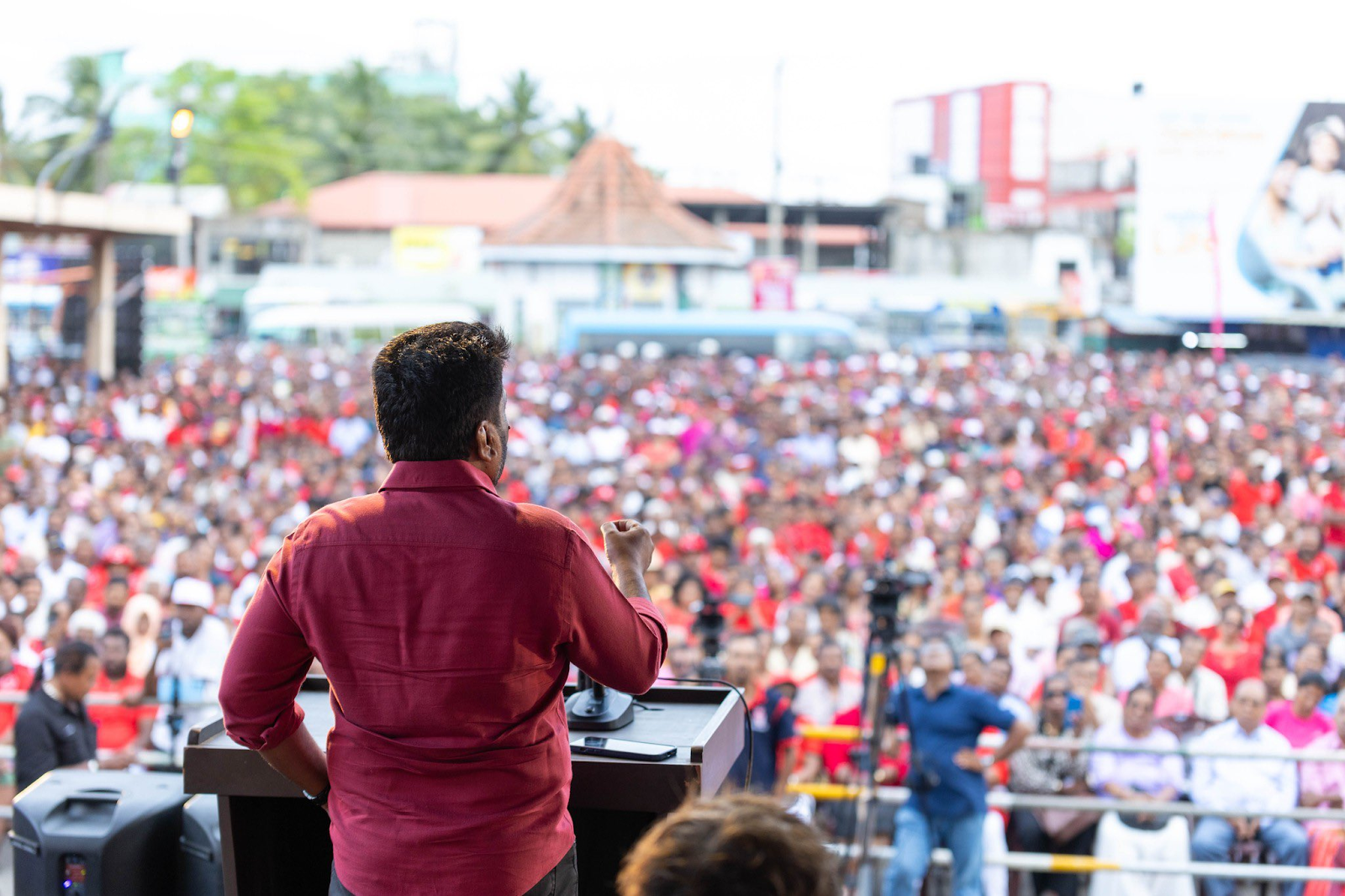 இலங்கையின் பாரம்பரிய அரசியல் தரப்பின் தோல்வி; அநுரகுமார திசாநாயக்கவை பலப்படுத்துகிறதா?