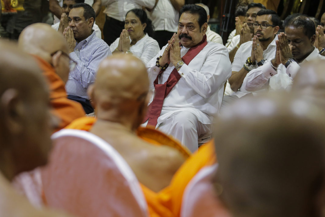 அரசியல் பொருளாதார நெருக்கடியில் மகாசங்கங்களின் ஈடுபாடு; ராஜபக்ஷாக்களை பாதுகாக்கும் உத்தியா?