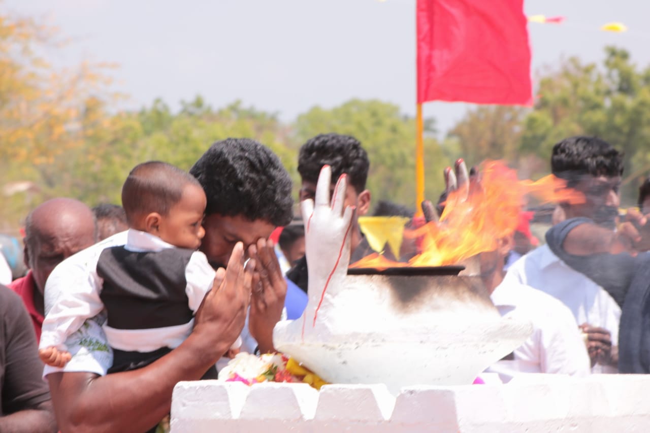 வடக்கே மே18 தடைகளும் தெற்கே வெற்றிவிழா கொண்டாட்டங்களும்